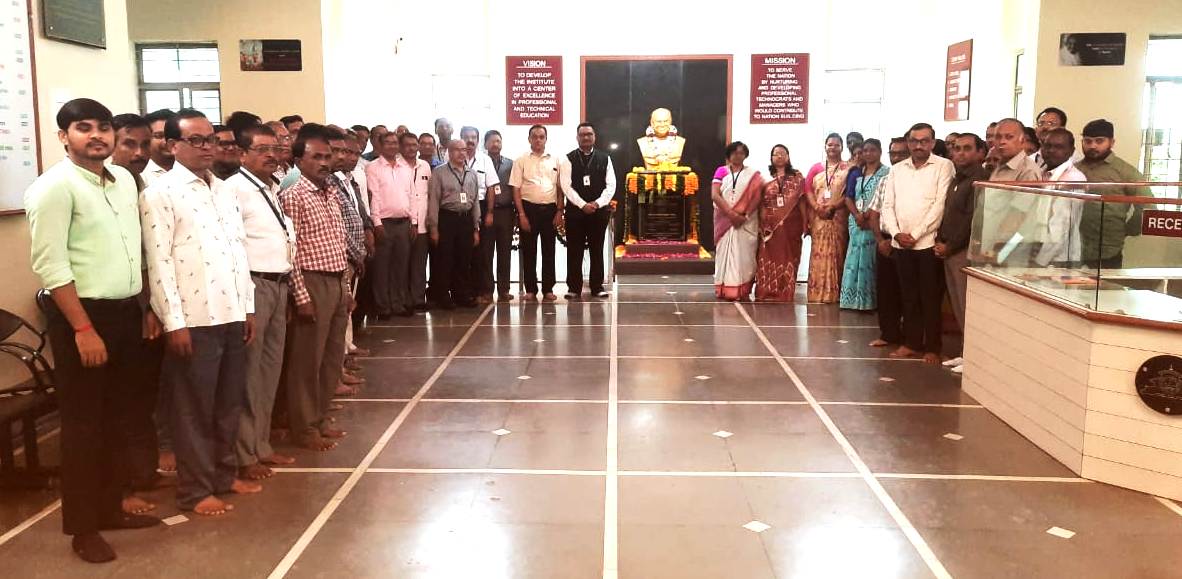Homage Paid to Late Sri. V. Rajeshwar Rao garu Former M.P. (Rajya Sabha) and Founder Chairman, Vodithala Education Society